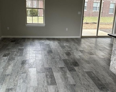 111 Delano Drive - Photo Thumbnail 5