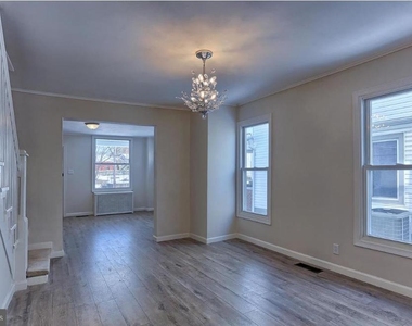 3216 Green Street - Photo Thumbnail 2