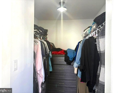802 Lindsey Court - Photo Thumbnail 9