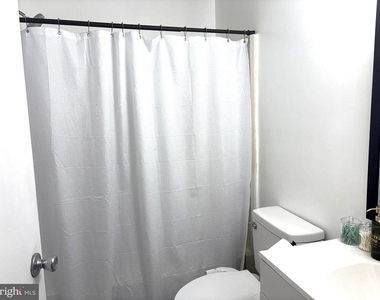 802 Lindsey Court - Photo Thumbnail 10