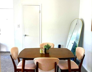 802 Lindsey Court - Photo Thumbnail 8