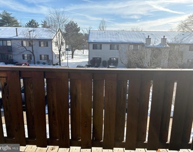 802 Lindsey Court - Photo Thumbnail 3