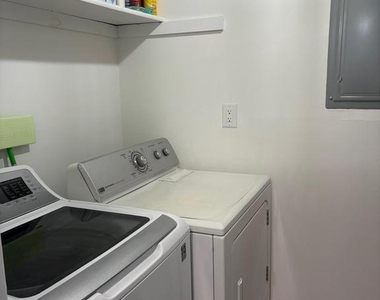 802 Lindsey Court - Photo Thumbnail 15