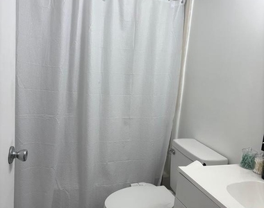 802 Lindsey Court - Photo Thumbnail 11
