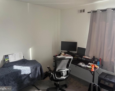 802 Lindsey Court - Photo Thumbnail 4