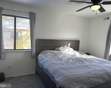 802 Lindsey Court - Photo Thumbnail 7