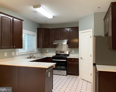 3301 Castle Ridge Circle - Photo Thumbnail 40