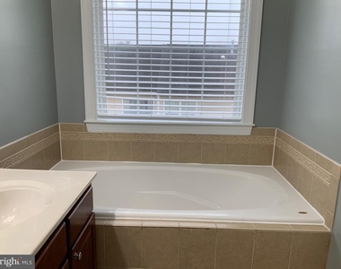 3301 Castle Ridge Circle - Photo Thumbnail 35
