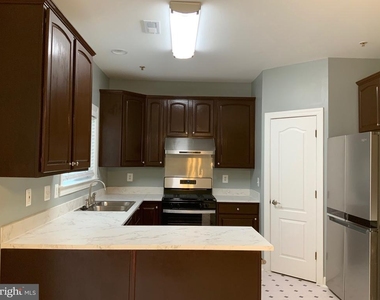 3301 Castle Ridge Circle - Photo Thumbnail 12