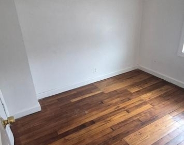 511 Seagull Avenue - Photo Thumbnail 5