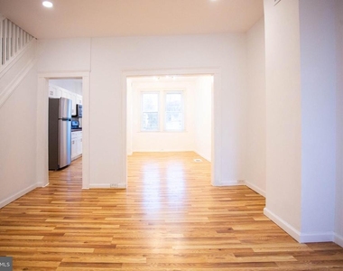 3702 Hayward Avenue - Photo Thumbnail 2