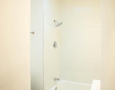 3702 Hayward Avenue - Photo Thumbnail 11