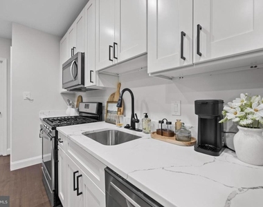 1363 Childress Ne - Photo Thumbnail 6