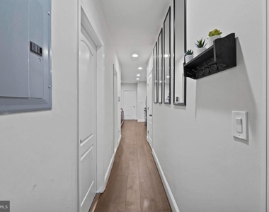 1363 Childress Ne - Photo Thumbnail 4