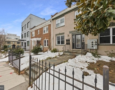 1363 Childress Ne - Photo Thumbnail 2