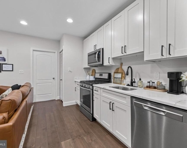 1363 Childress Ne - Photo Thumbnail 7