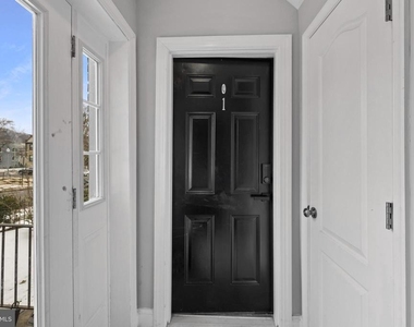 1363 Childress Ne - Photo Thumbnail 3