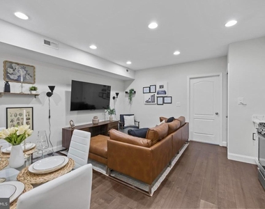 1363 Childress Ne - Photo Thumbnail 9