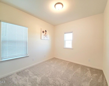 836 Emmer Street - Photo Thumbnail 13