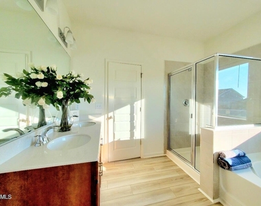 836 Emmer Street - Photo Thumbnail 11