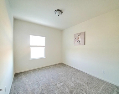 836 Emmer Street - Photo Thumbnail 12