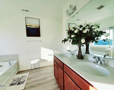 836 Emmer Street - Photo Thumbnail 10