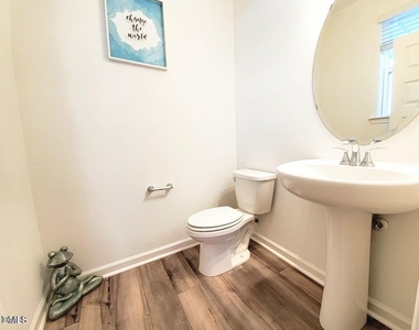 836 Emmer Street - Photo Thumbnail 6