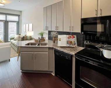 200 Perkins Drive - Photo Thumbnail 16
