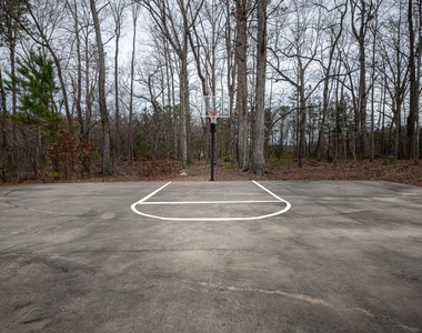 200 Perkins Drive - Photo Thumbnail 5