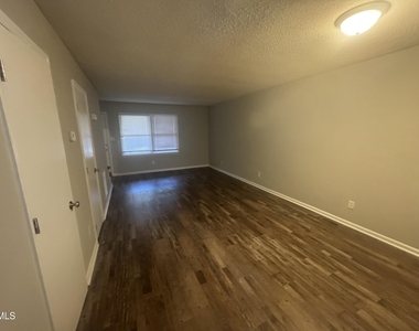5105 Vann Street - Photo Thumbnail 2