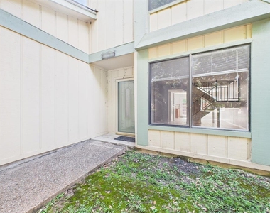 9520 Quail Village Ln - Photo Thumbnail 31
