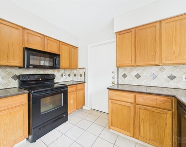 9520 Quail Village Ln - Photo Thumbnail 12