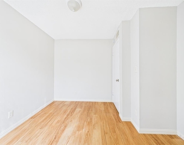 9520 Quail Village Ln - Photo Thumbnail 16