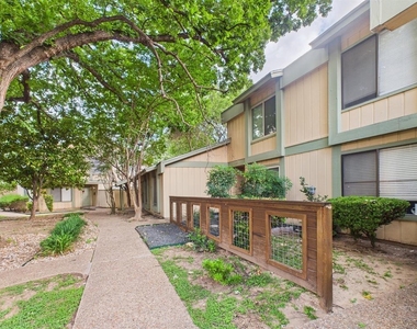 9520 Quail Village Ln - Photo Thumbnail 32