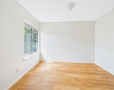 9520 Quail Village Ln - Photo Thumbnail 17