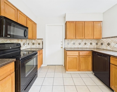9520 Quail Village Ln - Photo Thumbnail 13