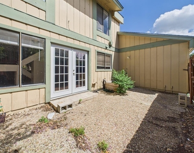9520 Quail Village Ln - Photo Thumbnail 29
