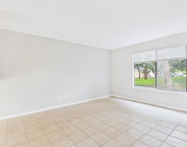 9520 Quail Village Ln - Photo Thumbnail 3