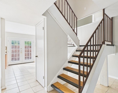 9520 Quail Village Ln - Photo Thumbnail 4