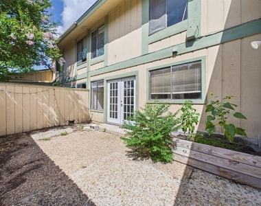 9520 Quail Village Ln - Photo Thumbnail 30