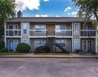 1903 W Loop - Photo Thumbnail 1