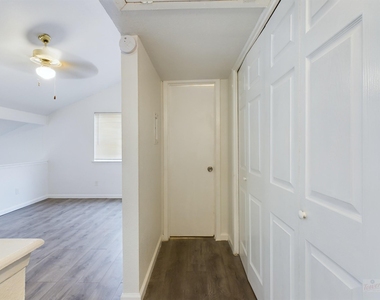 2124 Burton Dr - Photo Thumbnail 13