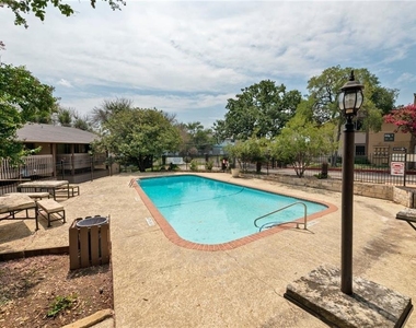 2124 Burton Dr - Photo Thumbnail 22