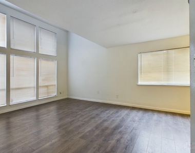 2124 Burton Dr - Photo Thumbnail 7