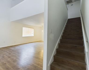 2124 Burton Dr - Photo Thumbnail 1