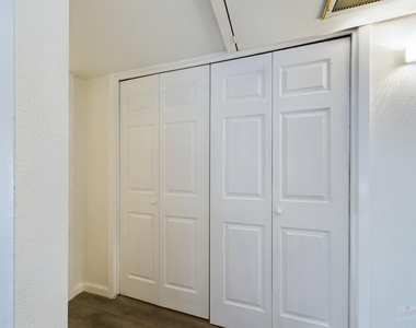 2124 Burton Dr - Photo Thumbnail 19