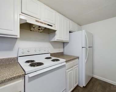 2124 Burton Dr - Photo Thumbnail 10