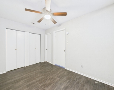1840 Burton Dr - Photo Thumbnail 16