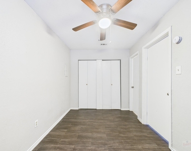 1840 Burton Dr - Photo Thumbnail 15