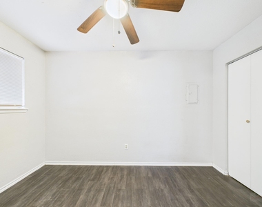 1840 Burton Dr - Photo Thumbnail 14